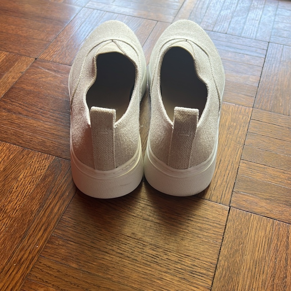 Eileen Fisher Off-White Casual Slip-Ons - Picture 3 of 3